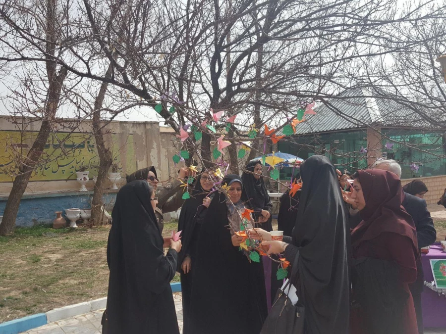 در محوطه پردیس بنت الهدی صدر برگزار گردید: 

برگزاری ایستگاه صلواتی به مناسبت میلاد فاطمه زهرا سلام الله علیها و تولد حضرت امام خمینی(ره) 2