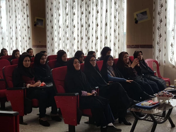 در پردیس بنت الهدی صدر سنندج برگزار شد:

مراسم بزرگداشت روز زن 

 2