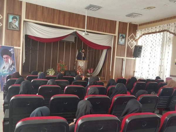 در پردیس بنت الهدی صدر سنندج برگزار شد:
برگزاری دوره آموزشی نماز"طرح معراج" 2