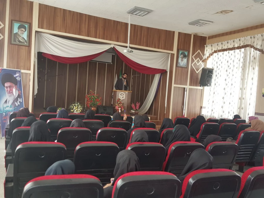 در پردیس بنت الهدی صدر سنندج برگزار شد:
برگزاری دوره آموزشی نماز"طرح معراج" 2