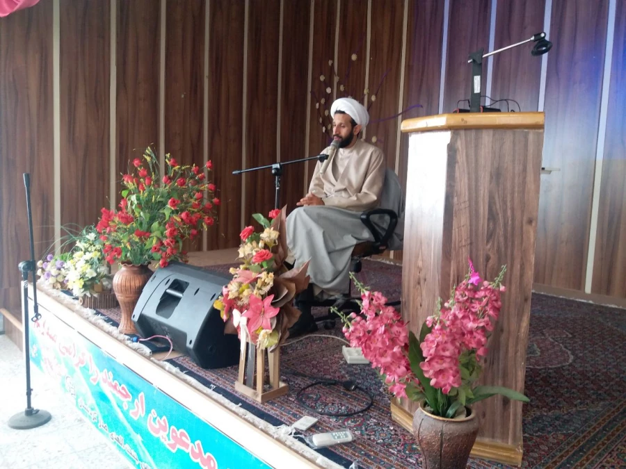 در پردیس بنت الهدی صدر سنندج برگزار شد:

برگزاری دوره آموزشی نماز " طرح معراج " 2