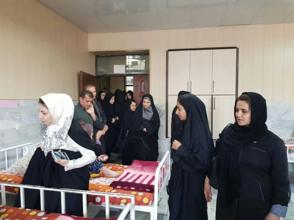 دیدار دانشجو معلمان پردیس بنت الهدی صدر سنندج  با مادران سرای سالمندان  2