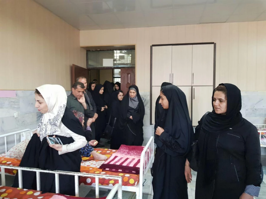 دیدار دانشجو معلمان پردیس بنت الهدی صدر سنندج  با مادران سرای سالمندان  2