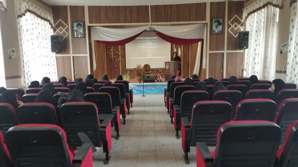 در پردیس بنت الهدی صدر سنندج برگزار گردید:

کارگاه شاهنامه خوانی 2