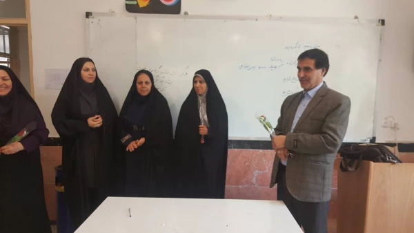 تجلیل از مقام شامخ معلم با حضور در کلاسهای درس  5