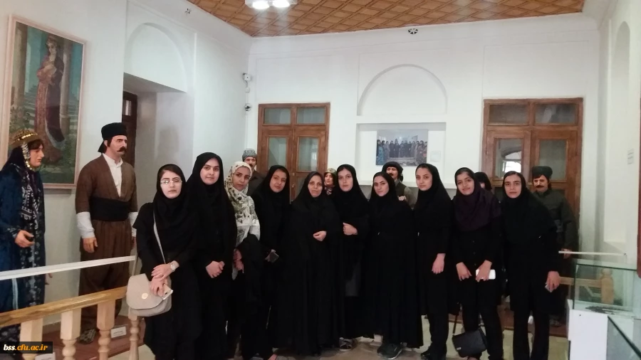 بازدید از خانه کرد