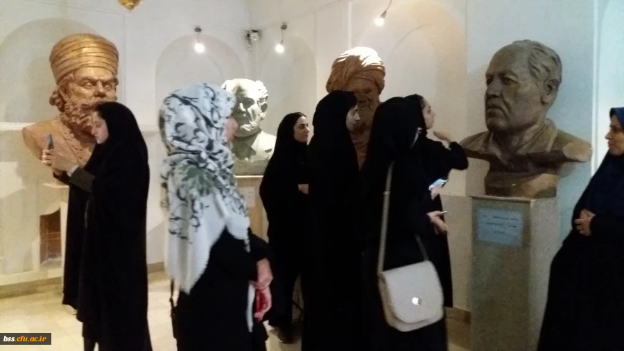 به مناسبت هفته سرای دانشجویی برگزار شد.

بازدید از خانه کرد 6