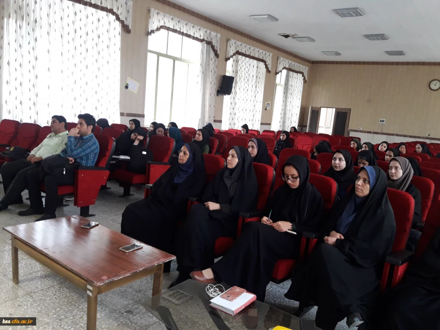 به مناسبت هفته سرای دانشجویی برگزار شد
همایش یکروزه مهارت زندگی و استفاده آگاهانه از فضای مجازی 5