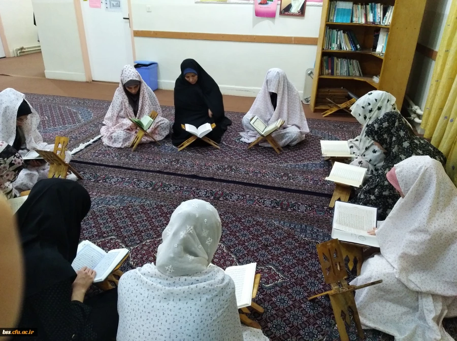 در ماه مبارک رمضان برگزار شد:

برگزاری محفل انس با قرآن کریم در سرای دانشجویی 4