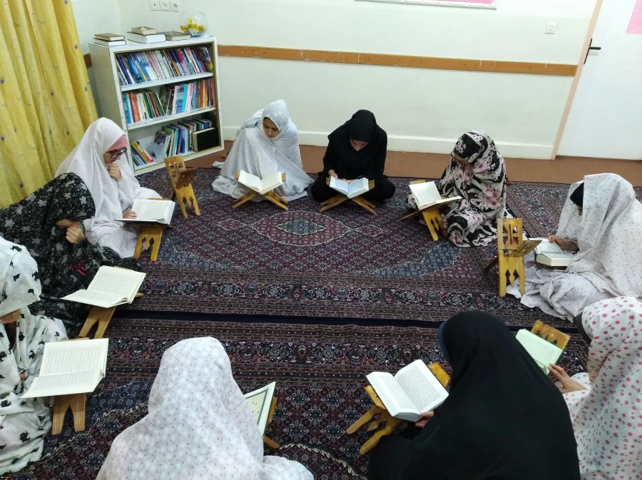 در ماه مبارک رمضان برگزار شد:

برگزاری محفل انس با قرآن کریم در سرای دانشجویی 7