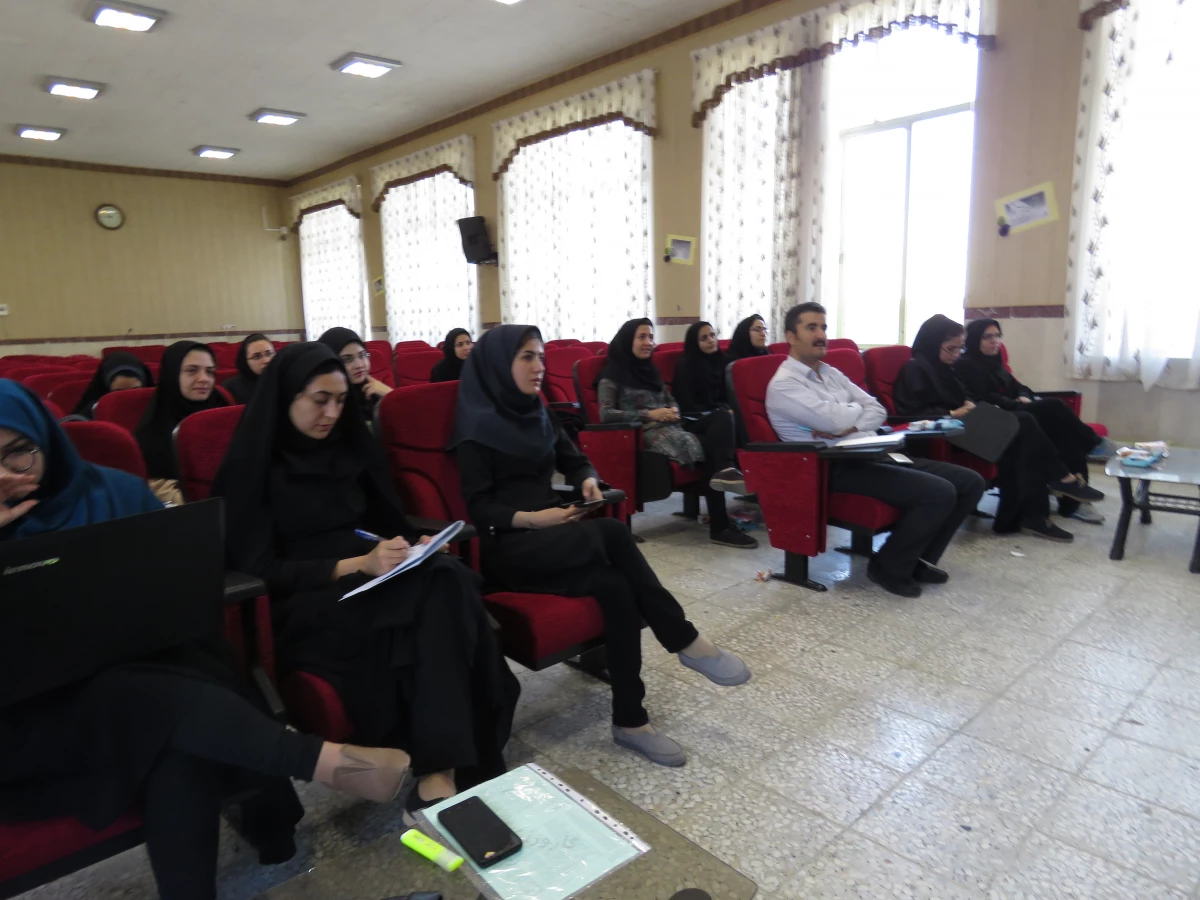 جلسه دفاع کارورزی دانشجو معلمان برگزار شد 7