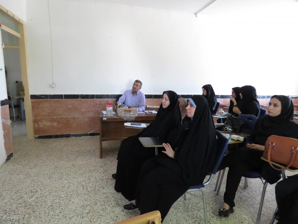 جلسه دفاع کارورزی دانشجو معلمان برگزار شد 3