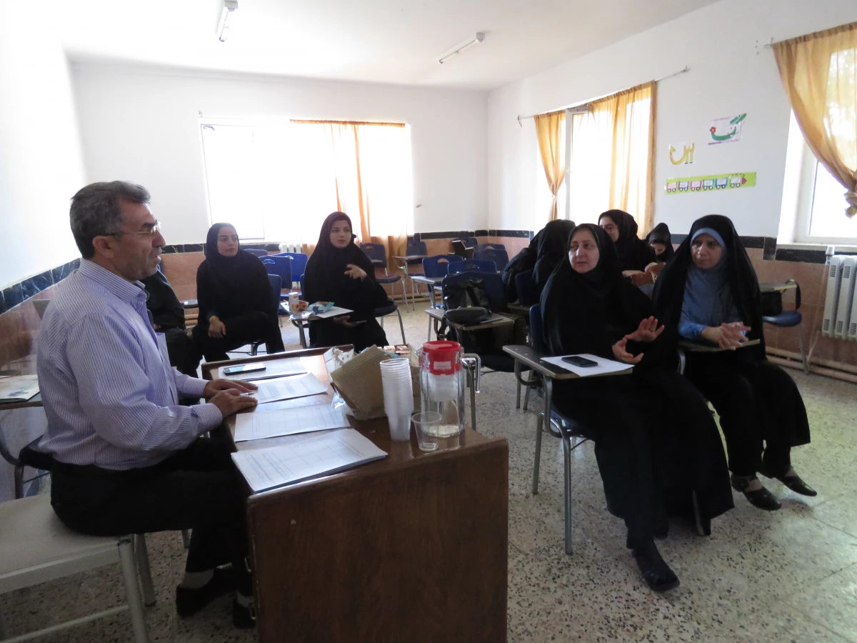 جلسه دفاع کارورزی دانشجو معلمان برگزار شد 5