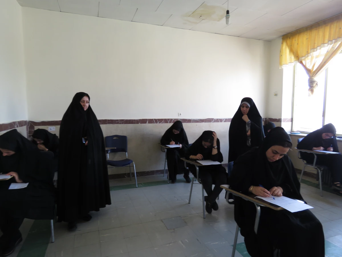 باتزدید مسئولین مدیریت استانی دانشگاه فرهنگیان کردستان؛
از روند برگزاری امتحانات پایان ترم پردیس  بنت الهدی صدر 4