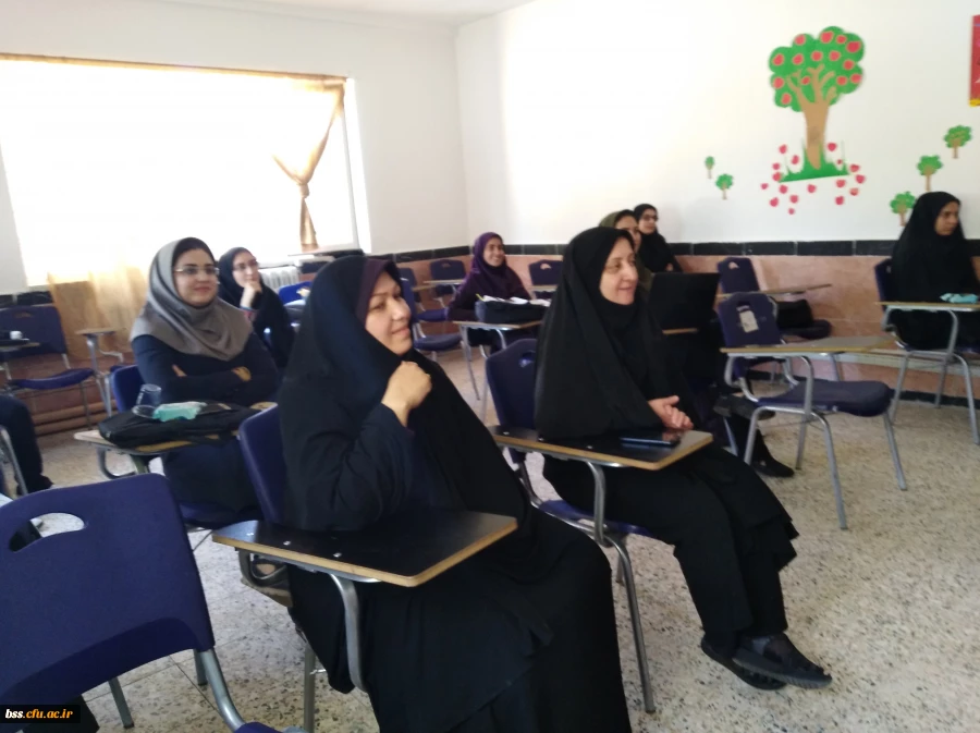 برگزاری جلسه دفاعیه پروژه دانشجویی