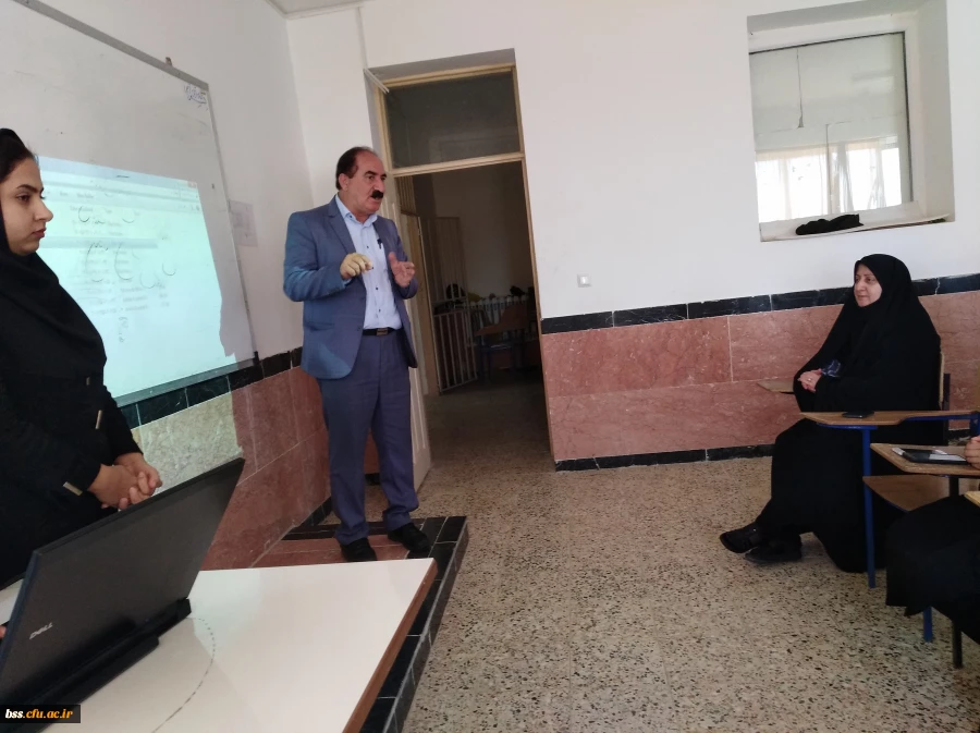 در پردیس بنت الهدی صدر سنندج برگزارشد.

جلسه دفاعیه پروژه دانشجویی 7