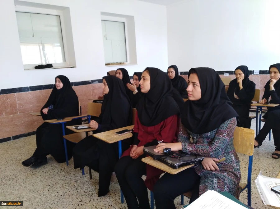 در پردیس بنت الهدی صدر سنندج برگزارشد.

جلسه دفاعیه پروژه دانشجویی 5