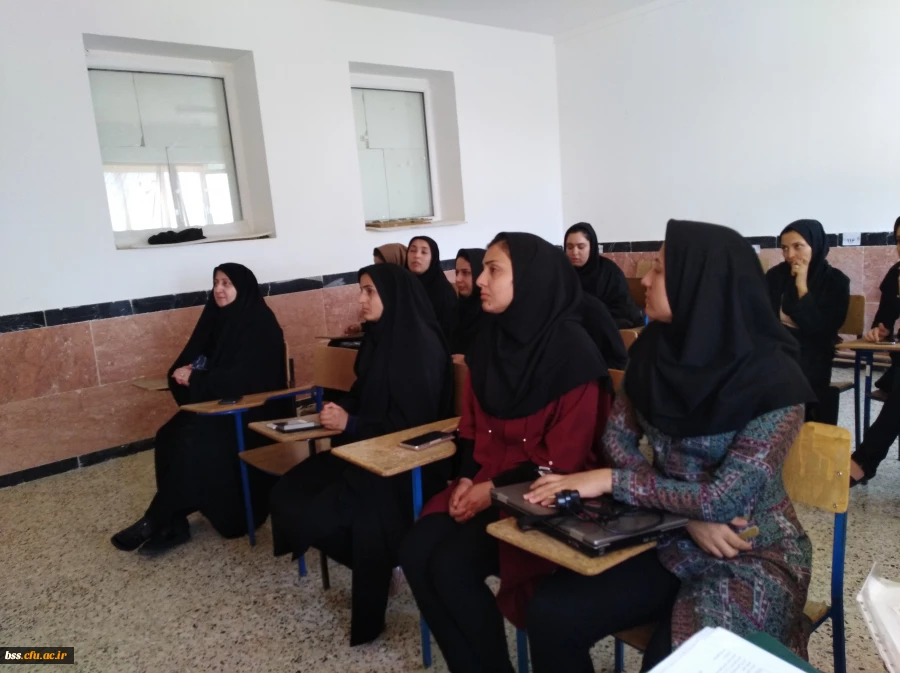 در پردیس بنت الهدی صدر سنندج برگزارشد.

جلسه دفاعیه پروژه دانشجویی 6