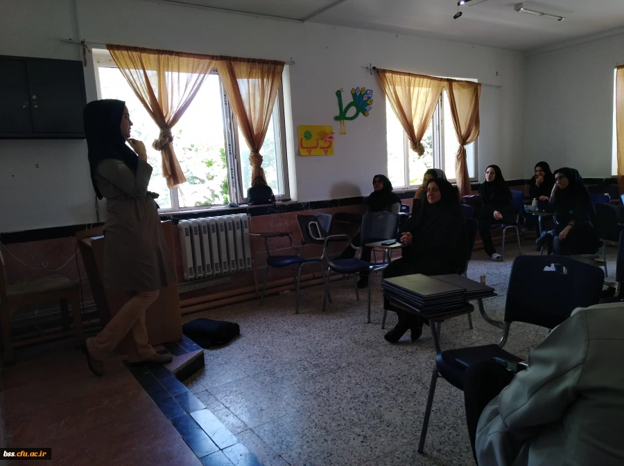 در پردیس بنت الهدی صدر سنندج برگزارشد.

جلسه دفاعیه پروژه دانشجویی 10