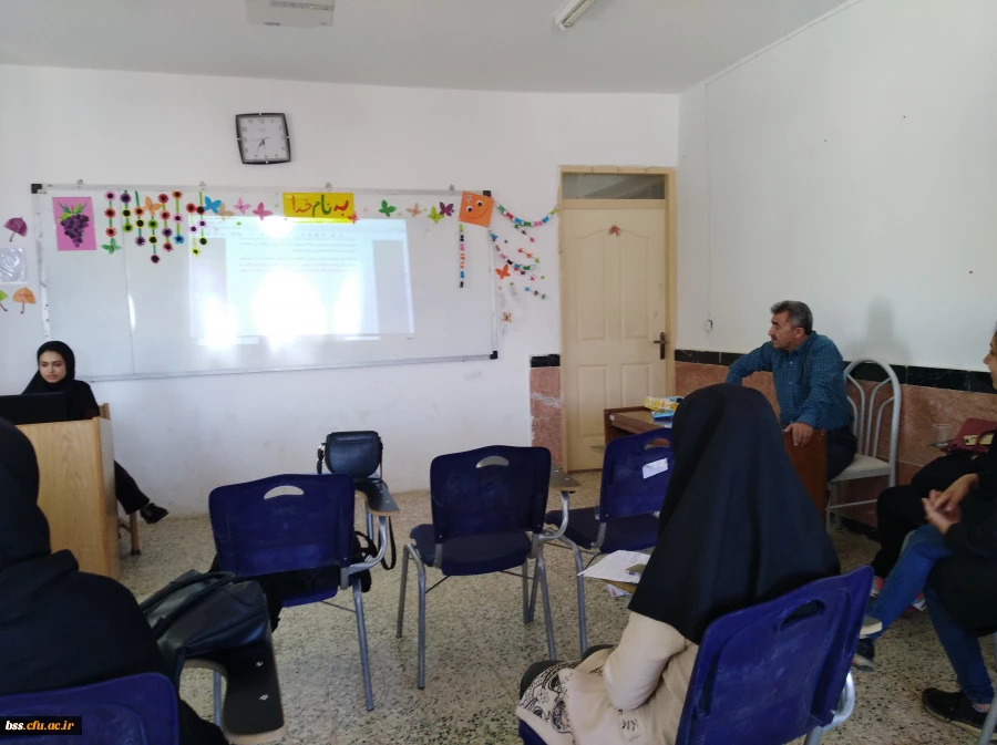 در پردیس بنت الهدی صدر سنندج برگزارشد.

جلسه دفاعیه پروژه دانشجویی 16