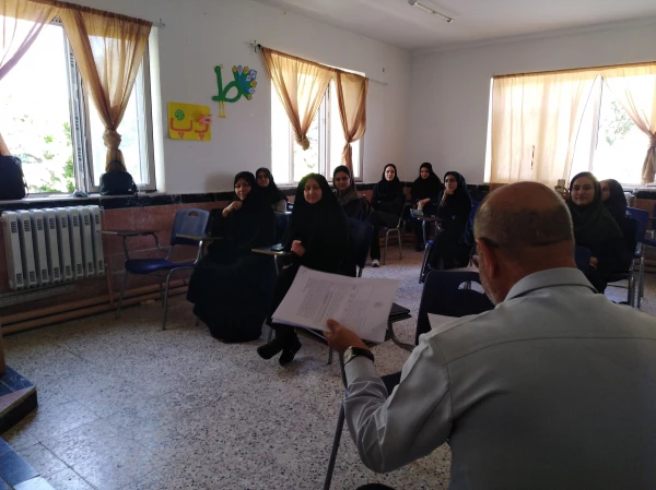 در پردیس بنت الهدی صدر سنندج برگزارشد.

جلسه دفاعیه پروژه دانشجویی 9