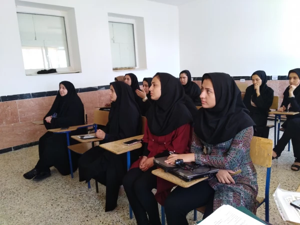 در پردیس بنت الهدی صدر سنندج برگزارشد.

جلسه دفاعیه پروژه دانشجویی 4