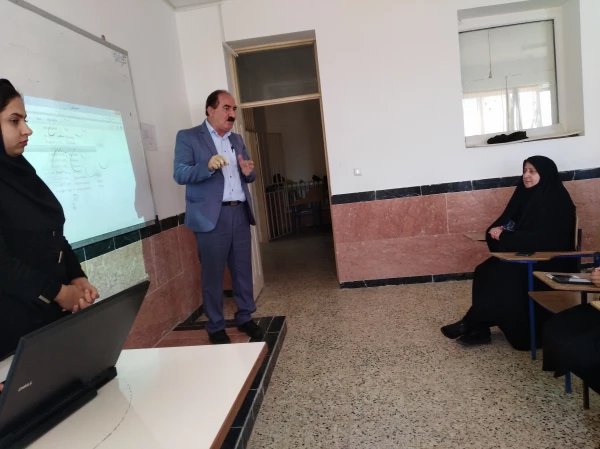 در پردیس بنت الهدی صدر سنندج برگزارشد.

جلسه دفاعیه پروژه دانشجویی 5