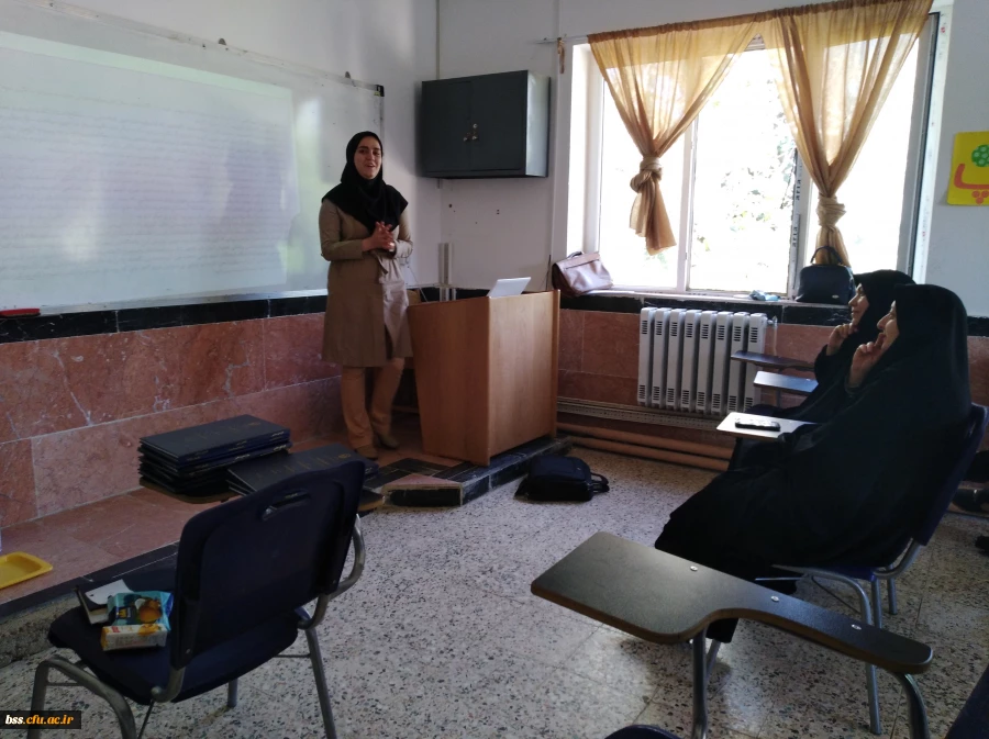 در پردیس بنت الهدی صدر سنندج برگزارشد.

جلسه دفاعیه پروژه دانشجویی 14