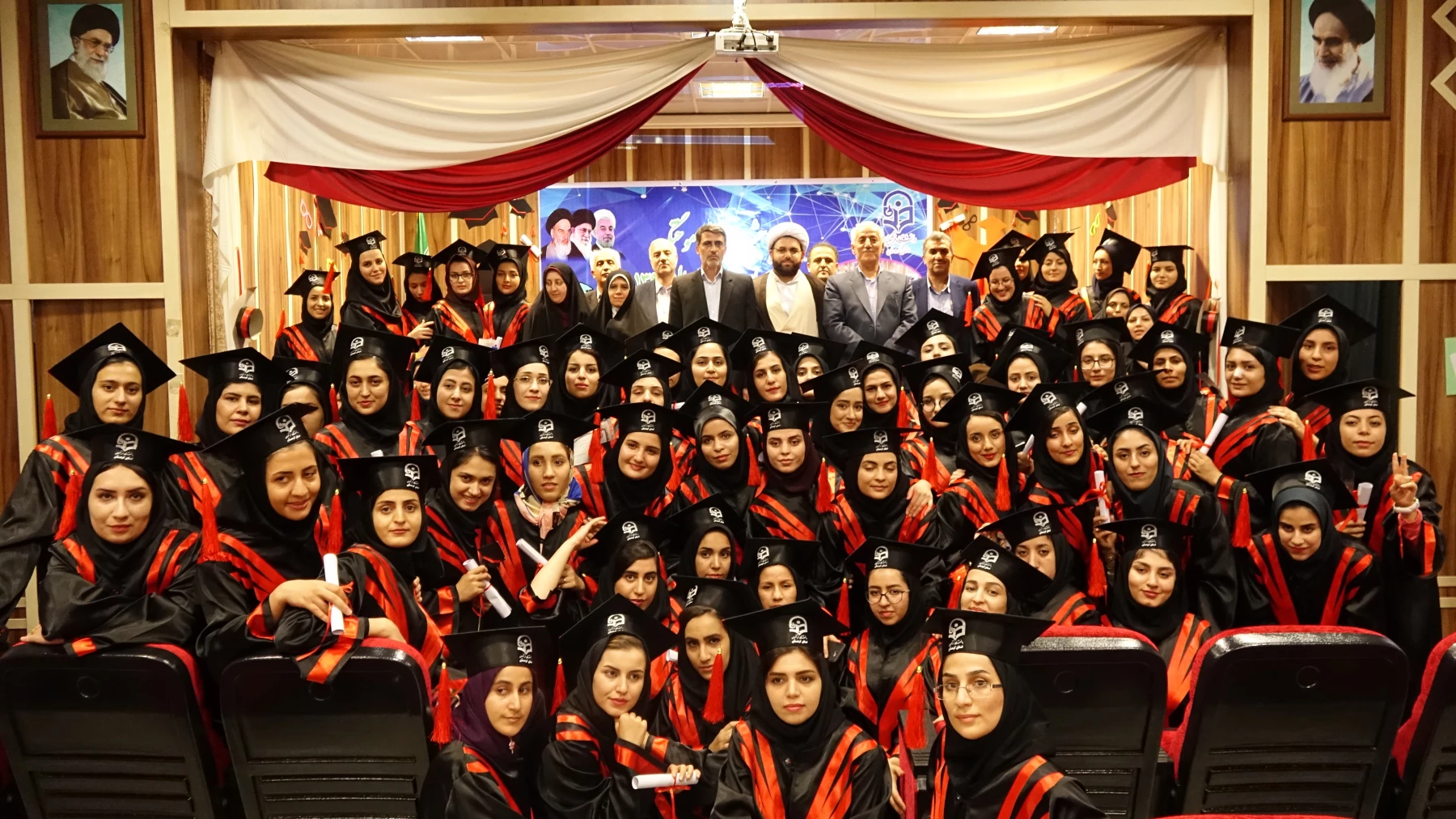 در پردیس بنت الهدی صدر برگزار شد:
سومین جشن دانش آموختگی  برای وردی های 93 27