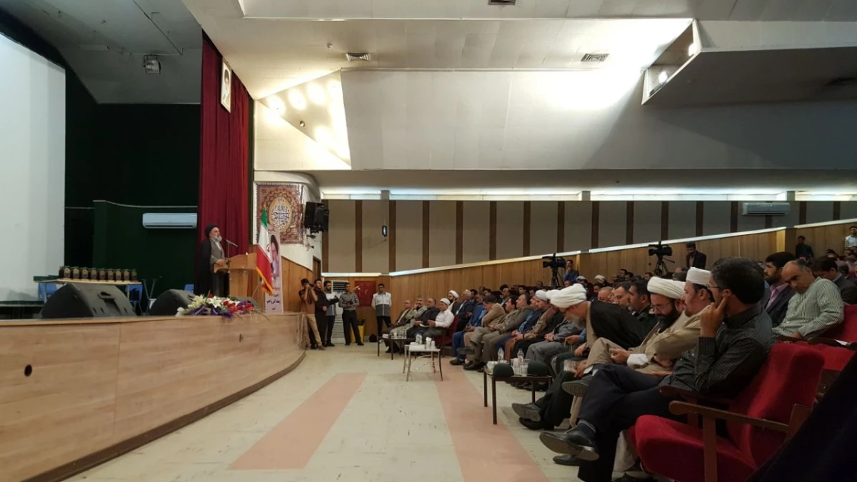 :شرکت مسئولان پردیس در  همایش استانی
 تجلیل از فعالان امر به معروف و نهی از  منکر 2