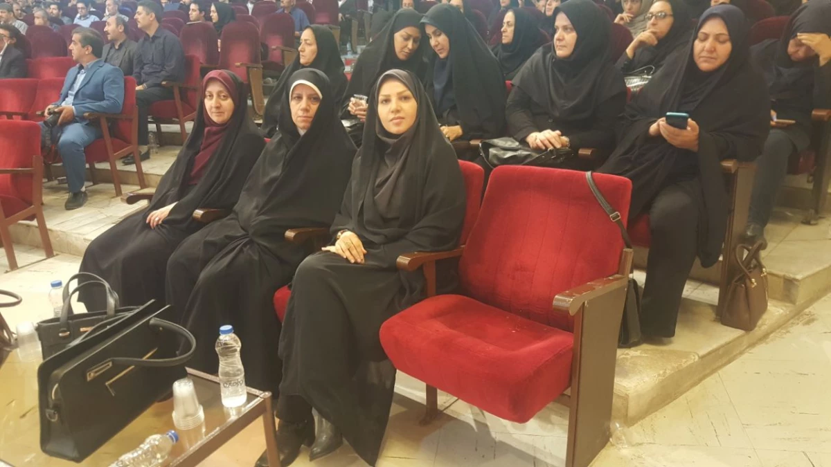 :شرکت مسئولان پردیس در  همایش استانی
 تجلیل از فعالان امر به معروف و نهی از  منکر 7