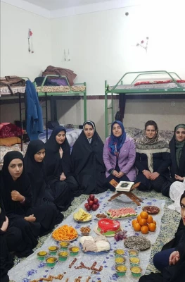 با همکاری معاونت محترم دانشجویی وسرپرست شبانه روزی برگزار شد؛

تدارک شام شب چله برای دانشجو معلمان بنت الهدی صدر 4