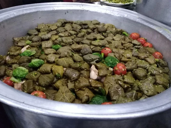 با همکاری معاونت محترم دانشجویی وسرپرست شبانه روزیبرگزار شد؛

تدارک شام شب چله برای دانشجو معلمان بنت الهدی صدر 5