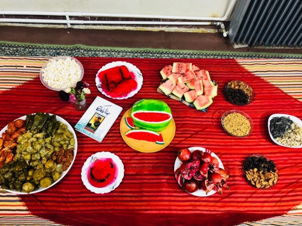 با همکاری معاونت محترم دانشجویی وسرپرست شبانه روزی برگزار شد؛

تدارک شام شب چله برای دانشجو معلمان بنت الهدی صدر 12