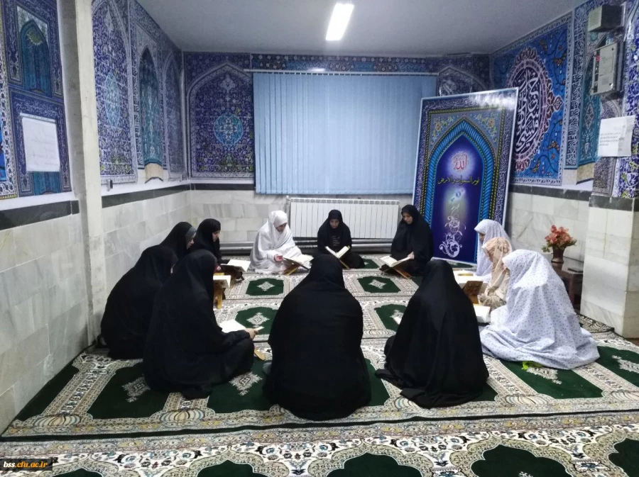 ختم سوره یوسف در دوشنبه های قرآنی در نمازخانه پردیس