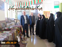 بازدید دکتر معروفی از نمایشگاه بزرگداشت دهه مبارک فجر