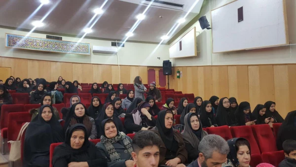 حضور کارکنان و دانشجویان در جشن چهلمین سالگرد انقلاب در  دانشگاه کردستان 6