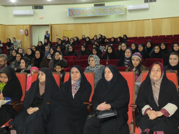 حضور کارکنان و دانشجویان در جشن چهلمین سالگرد انقلاب در  دانشگاه کردستان 3