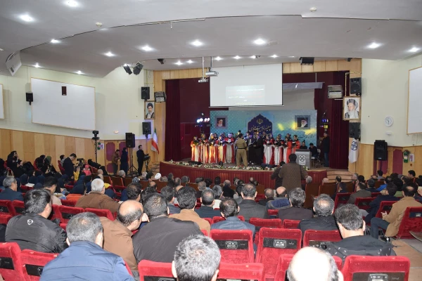 حضور کارکنان و دانشجویان در جشن چهلمین سالگرد انقلاب در  دانشگاه کردستان 8