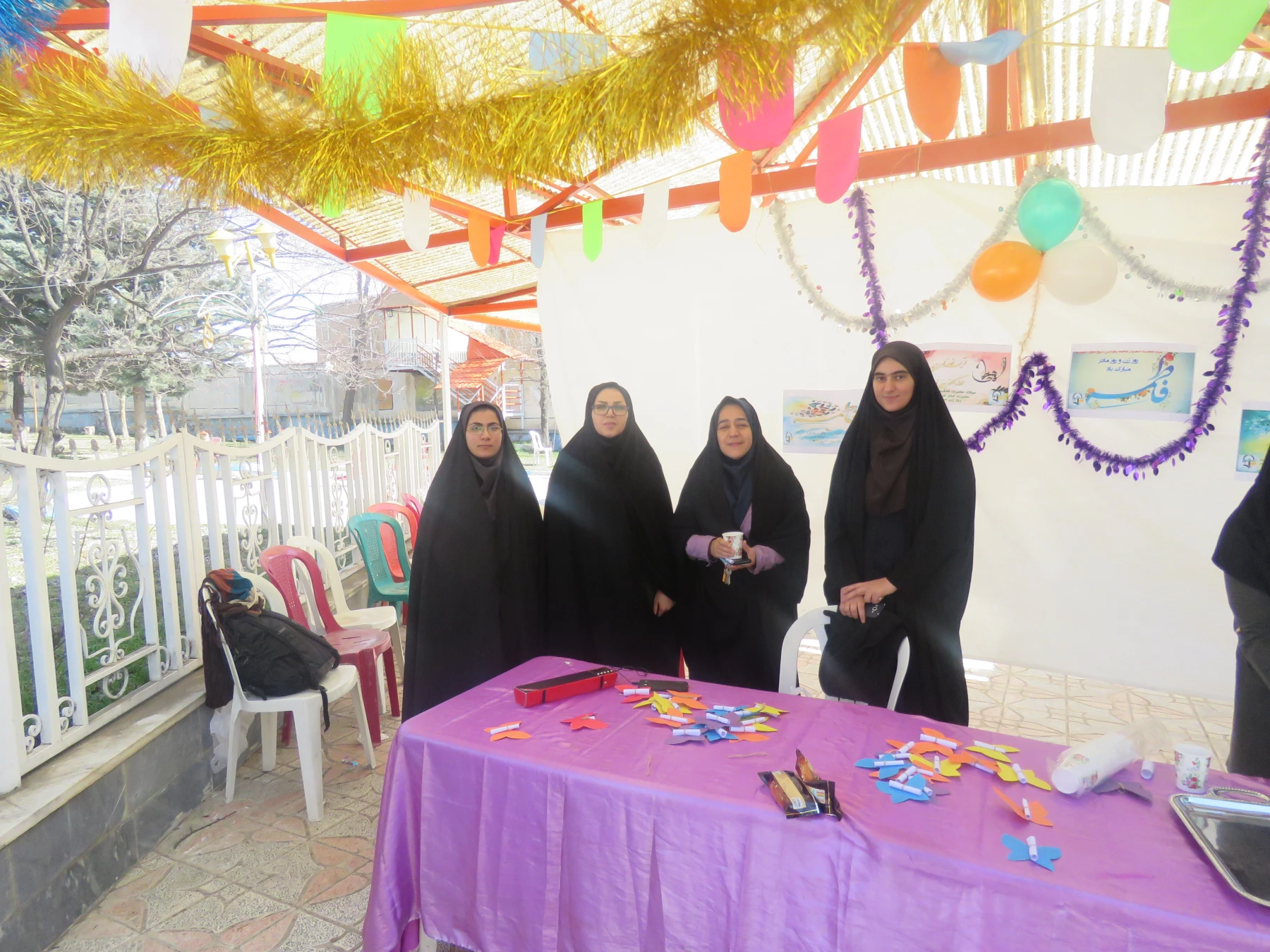 ایستگاه صلواتی به همت بسیج دانشجویی پردیس به مناسبت روز مادر در محوطه ی پردیس 6