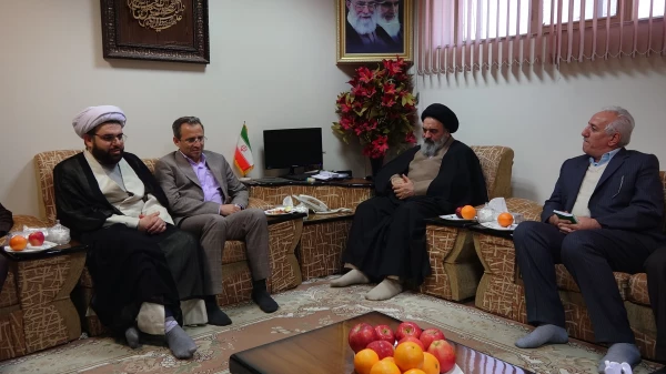 در محل دفتر حضرت آیت الله حسینی شاهرودی انجام شد؛

دیدار دکتر طاهری نیا با نماینده ولی فقیه در استان کردستان 3