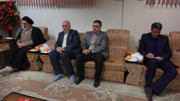 در محل دفتر حضرت آیت الله حسینی شاهرودی انجام شد؛

دیدار دکتر طاهری نیا با نماینده ولی فقیه در استان کردستان 7