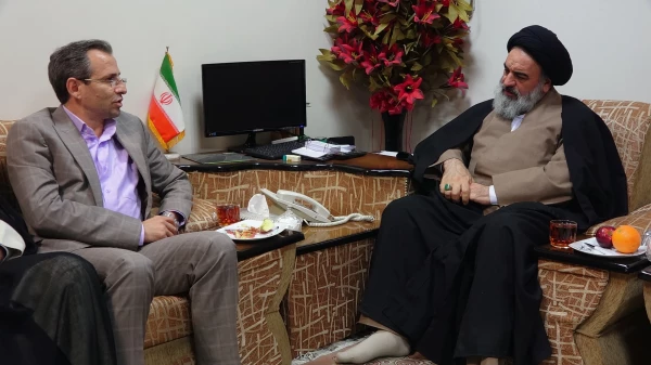 در محل دفتر حضرت آیت الله حسینی شاهرودی انجام شد؛

دیدار دکتر طاهری نیا با نماینده ولی فقیه در استان کردستان 4