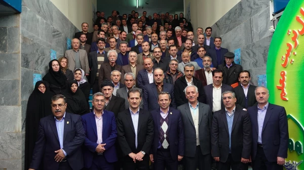 دکتر طاهری نیا در مراسم نکوداشت تربیت معلم در استان کردستان عنوان کرد؛
موزه اسناد و مفاخر تربیت معلم کشور افتتاح می شود 3