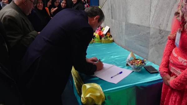 دکتر طاهری نیا در مراسم نکوداشت تربیت معلم در استان کردستان عنوان کرد؛
موزه اسناد و مفاخر تربیت معلم کشور افتتاح می شود 4