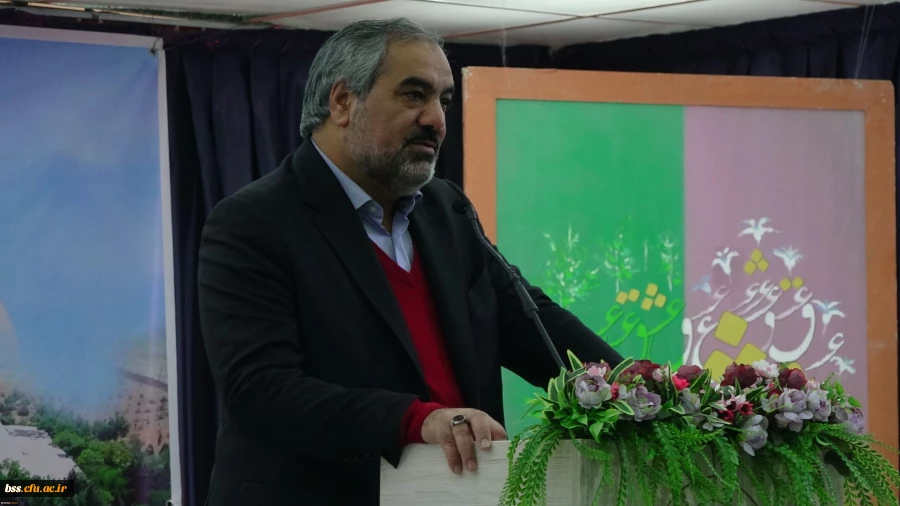 استاندار کردستان در مراسم نکوداشت تربیت معلم بیان داشت؛
داشته های جامعه ما نتیجه زحمات معلمان است 4