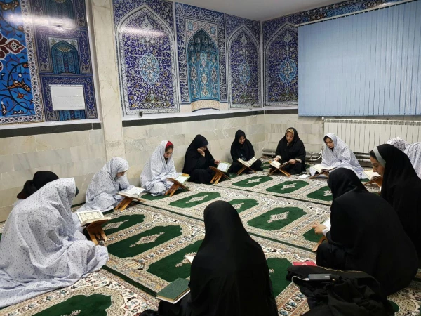 به همت کانون قرآن و عترت برگزارشد 
برگزاری دومین جلسه از اولین دوره ی کلاسهای حفظ قرآن  3