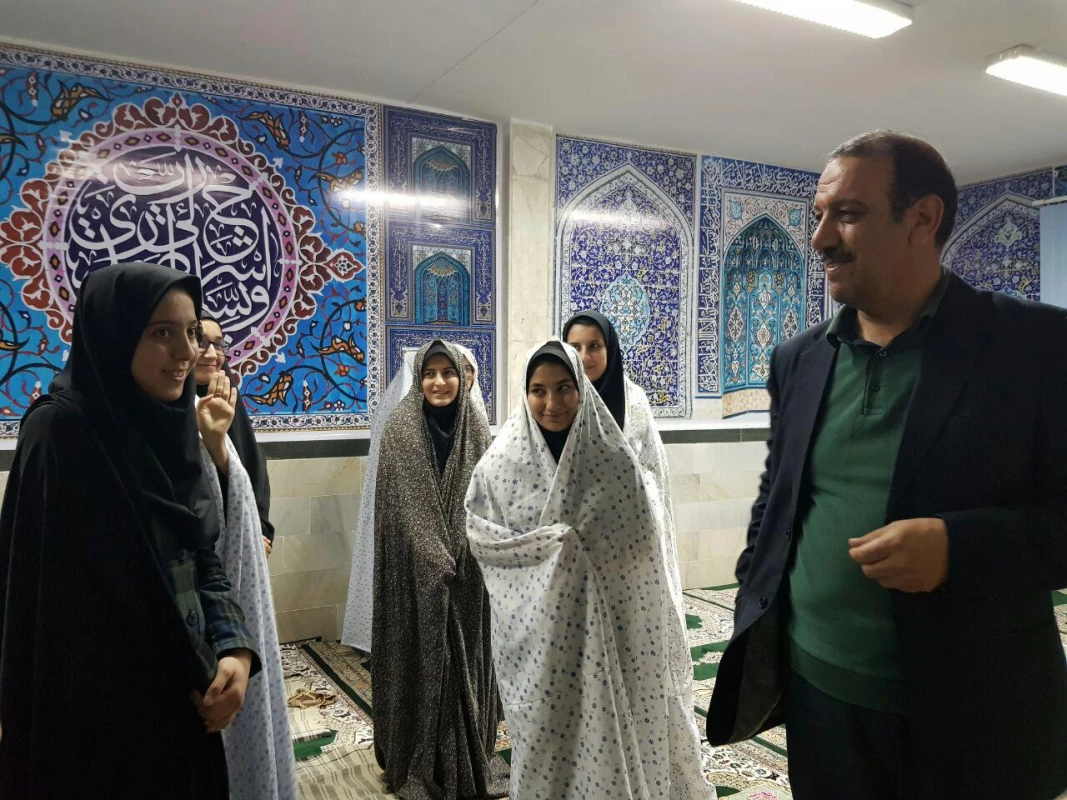 حضور  دکتر علی محمدی سرپرست معاونت فرهنگی و اجتماعی دانشگاه فرهنگیان درجمع دانشجویان  و برگزاری نماز جماعت