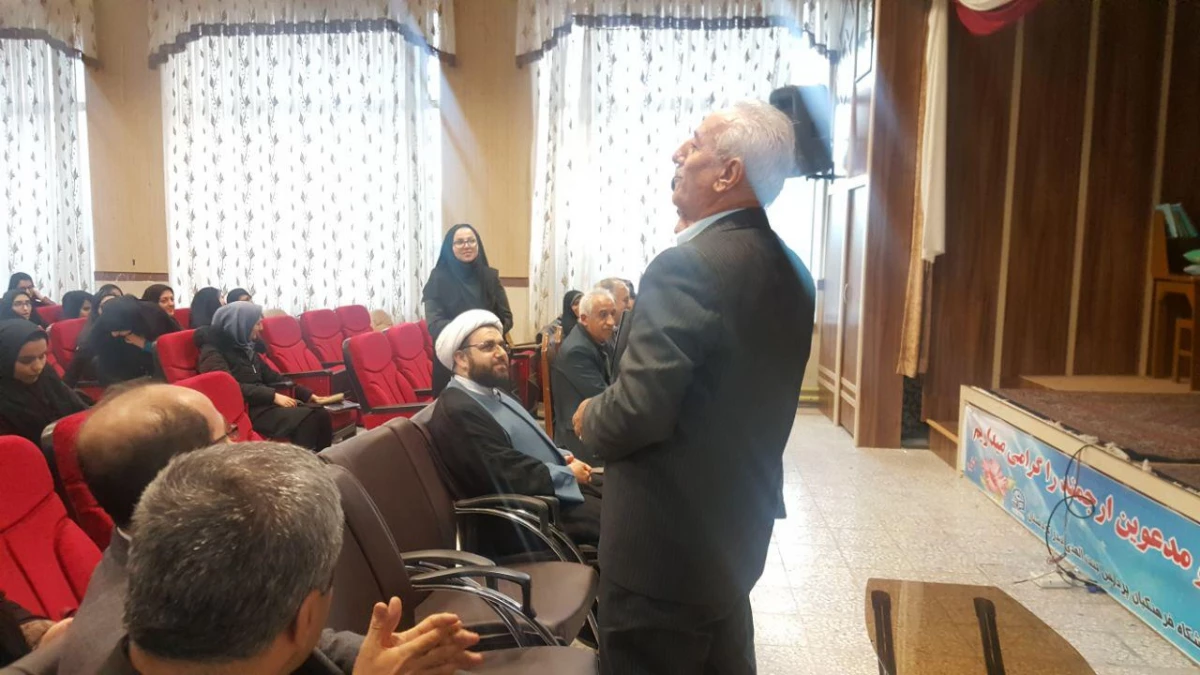 بازید دکتر علی محمدی از پردیس بنت الهدی و دیدن کار تئاتر دانشجویان 5