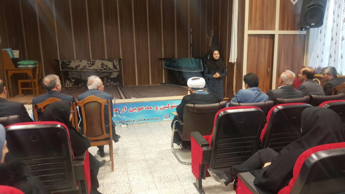 بازید دکتر علی محمدی از پردیس بنت الهدی و دیدن کار تئاتر دانشجویان 6